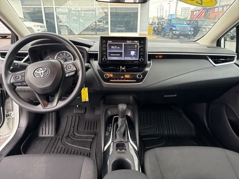 Used 2021 Toyota Corolla LE w/ Carpet Mat Package (TMS) image 3