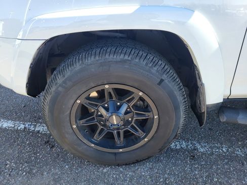 Used 2019 Toyota 4Runner SR5 image 24