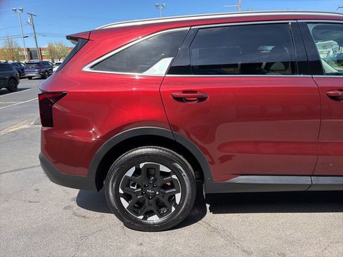 Used 2025 Kia Sorento S AWD/4WD image 7