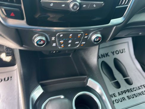 Used 2021 Chevrolet Traverse LS image 15