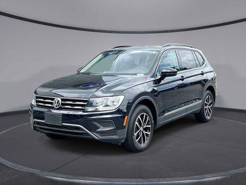 Used 2021 Volkswagen Tiguan SE FWD image 1