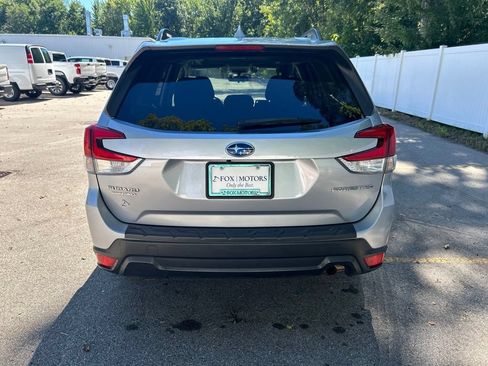 Used 2019 Subaru Forester Premium AWD/4WD image 6