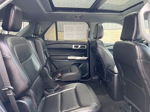 Used 2024 Ford Explorer XLT w/ Equipment Group 202A image 15