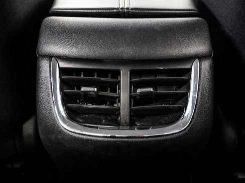 Used 2020 Chevrolet Malibu LT image 9