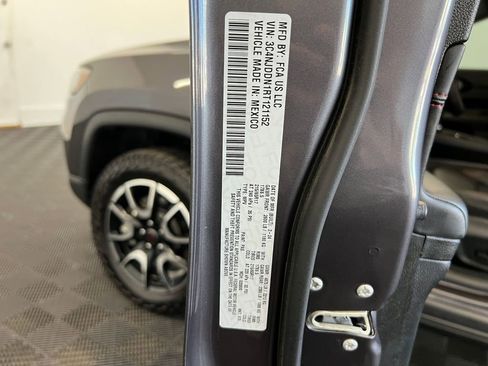 Used 2024 Jeep Compass Trailhawk w/ Trailhawk Convenience Group AWD/4WD image 19