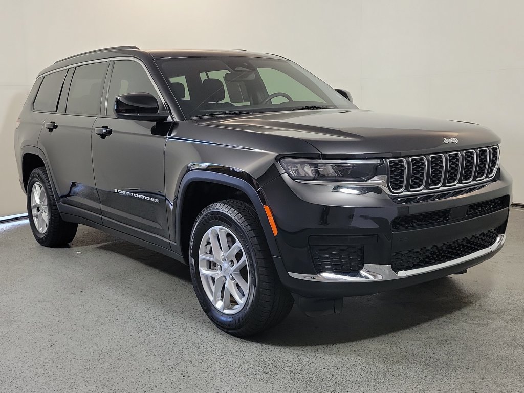 Used 2024 Jeep Grand Cherokee L Laredo RWD image 1