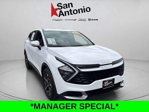 Used 2023 Kia Sportage EX FWD image 2
