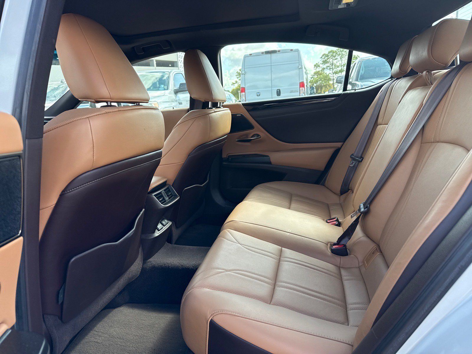 Used 2019 Lexus ES 350 w/ Accessory Package FWD image 12
