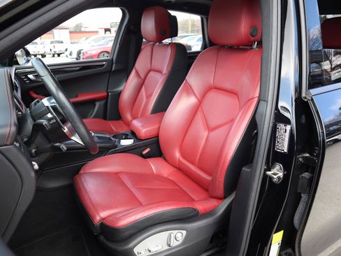 Used 2018 Porsche Macan image 14