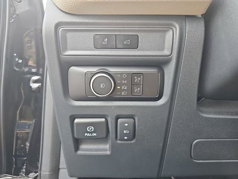 Used 2024 Ford Expedition Max Limited image 31