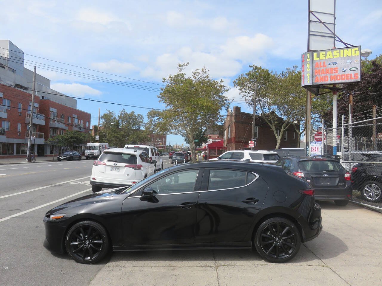 Used 2019 MAZDA MAZDA3 AWD Hatchback w/ Premium Pkg image 6