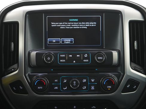 Used 2018 GMC Sierra 1500 SLT w/ SLT Premium Package AWD/4WD image 16