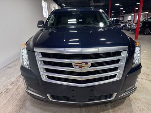 Used 2019 Cadillac Escalade Premium Luxury image 9