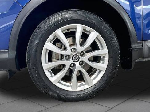 Certified 2020 Nissan Rogue Sport SV FWD image 11