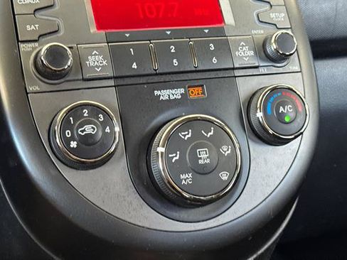 Used 2011 Kia Soul + w/ Audio Pkg FWD image 20