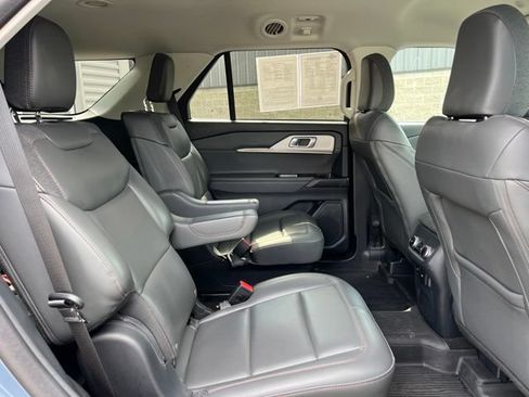 Used 2025 Ford Explorer Active w/ Active Comfort Package AWD/4WD image 14