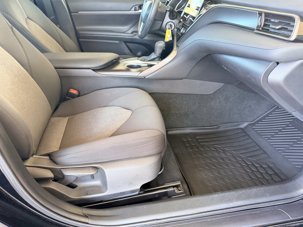 Used 2021 Toyota Camry LE FWD image 37