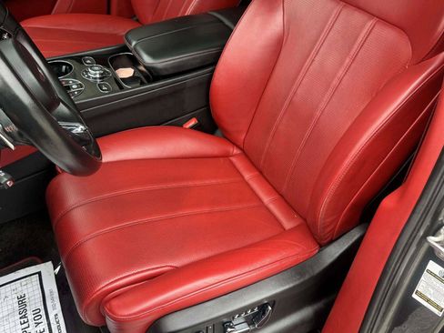 Used 2018 Bentley Bentayga AWD/4WD image 27