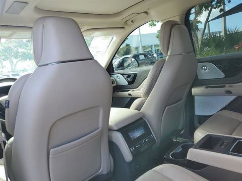 Used 2022 Lincoln Aviator Reserve w/ Equipment Group 201A image 31