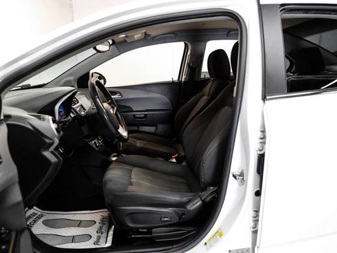 Used 2019 Chevrolet Sonic LT w/ Convenience Package image 4