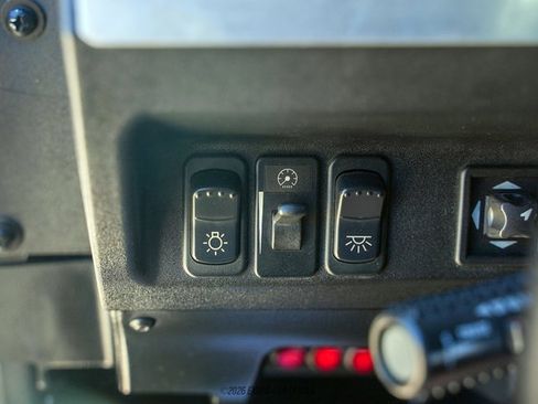 Used 2006 HUMMER H1 4-Door Wagon AWD/4WD image 44