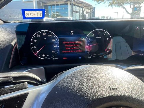 Used 2025 Mercedes-Benz GLB 250 image 14