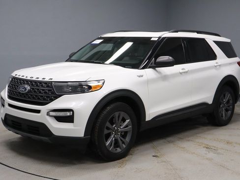 Certified 2021 Ford Explorer XLT w/ Equipment Group 202A image 6