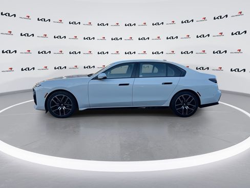 Used 2025 BMW 740i RWD image 5