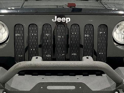 Used 2016 Jeep Wrangler Unlimited Rubicon w/ Dual Top Group image 33