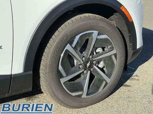 New 2026 Chevrolet Equinox EV LT image 36