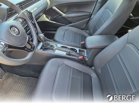 Used 2021 Volkswagen Passat 2.0T SE image 13