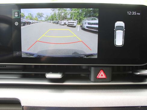 New 2025 Kia Carnival EX image 55