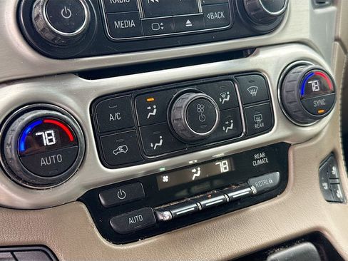 Used 2016 GMC Yukon XL SLT w/ Open Road Package RWD image 17