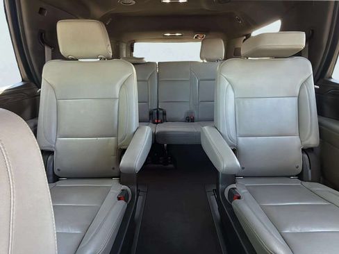 Used 2021 Chevrolet Tahoe Z71 w/ Z71 Off-Road Package AWD/4WD image 17