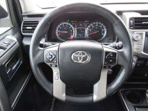 Used 2018 Toyota 4Runner SR5 Premium image 15