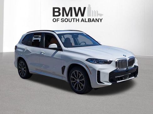 New 2026 BMW X5 xDrive40i w/ M Sport Package AWD/4WD image 6