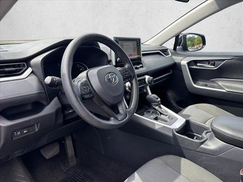 Certified 2025 Toyota RAV4 XLE FWD image 9