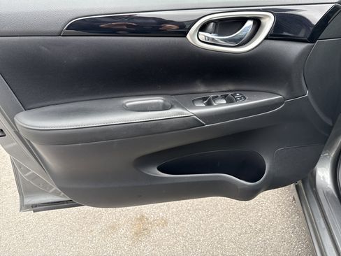 Used 2019 Nissan Sentra SV FWD image 15