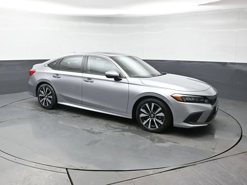 Used 2023 Honda Civic EX image 7