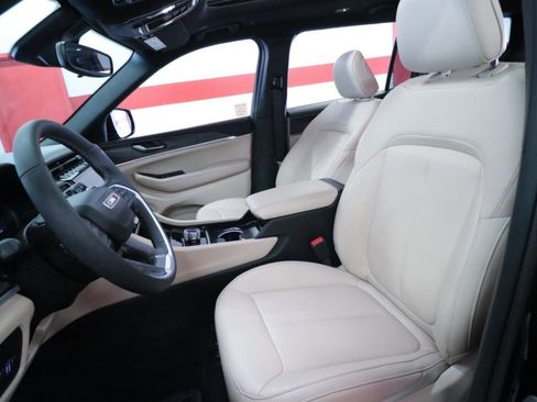 Used 2024 Jeep Grand Cherokee L Limited RWD image 11