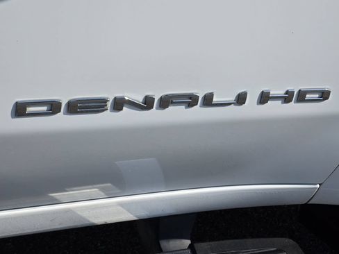 Used 2021 GMC Sierra 3500 Denali w/ Denali Ultimate Package AWD/4WD image 13