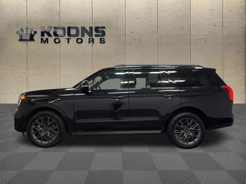 Used 2026 Ford Expedition Platinum w/ Stealth Appearance Package AWD/4WD image 4