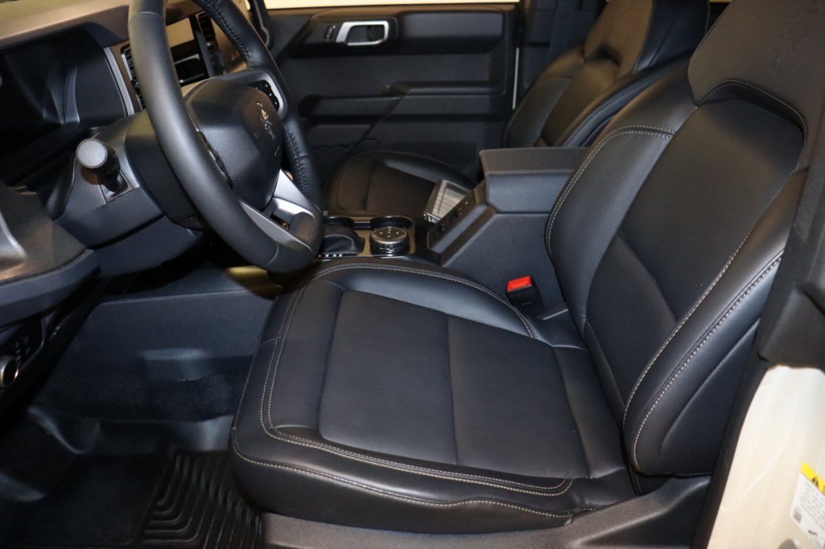 Used 2026 Ford Bronco Badlands AWD/4WD image 27