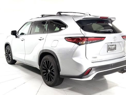 Used 2023 Toyota Highlander XSE image 6