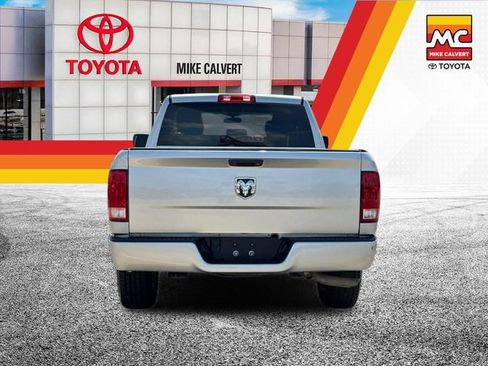 Used 2017 RAM 1500 Express RWD image 4