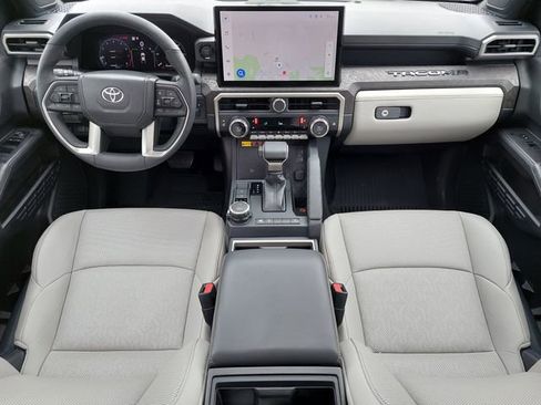 Used 2025 Toyota Tacoma Limited AWD/4WD image 21