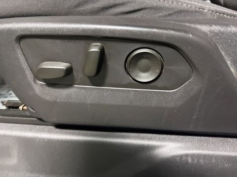 Used 2024 Chevrolet Silverado 2500 LT image 27