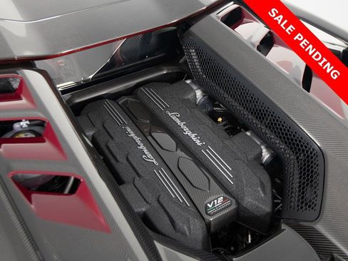 Used 2025 Lamborghini Revuelto image 54