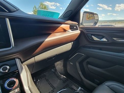 Used 2022 GMC Yukon XL Denali AWD/4WD image 43