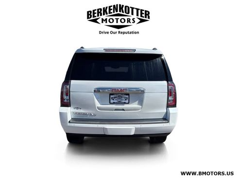 Used 2016 GMC Yukon XL Denali w/ Open Road Package AWD/4WD image 4